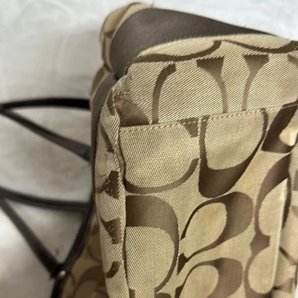 Coach Brown Tote Bag with Signature Design - Picture 6 of 16